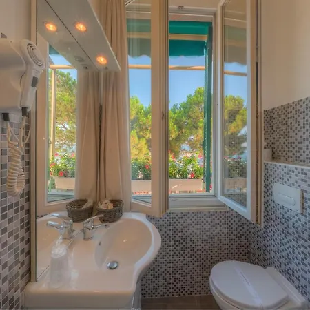 阿非塔卡梅弗洛旅馆 4* 蒙特罗索阿尔马雷