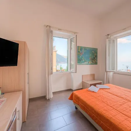 アフィッタカーメレ ダ フロー ゲストハウス モンテロッソ・アル・マーレ