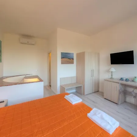 ゲストハウス アフィッタカーメレ ダ フロー 4*