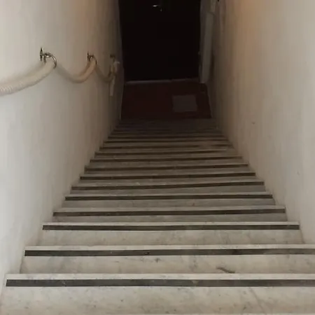 ゲストハウス アフィッタカーメレ ダ フロー モンテロッソ・アル・マーレ