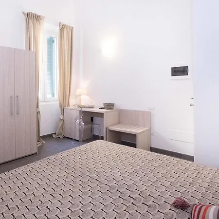 アフィッタカーメレ ダ フロー ゲストハウス 4*