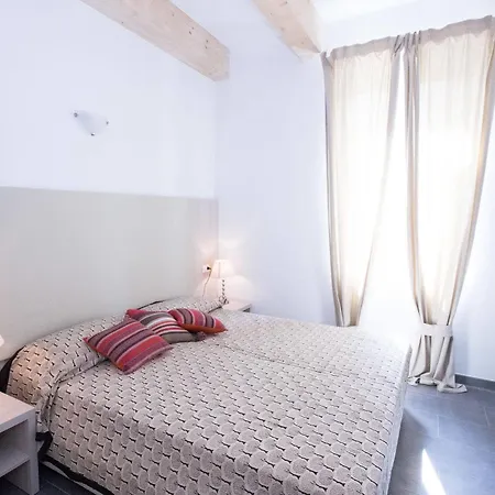 ゲストハウス アフィッタカーメレ ダ フロー 4*